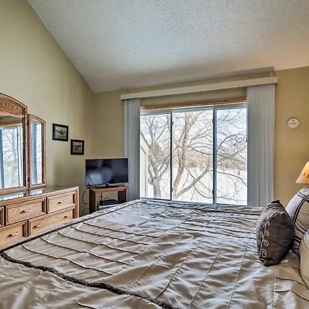 Bellaire Townhome On Summit Mtn With 2 Balconies!